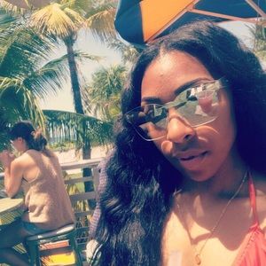 Meet your Posher, Ariel